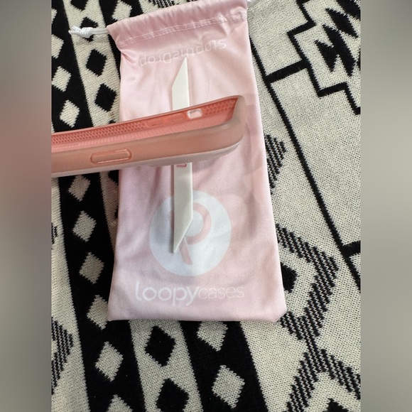 Loopy Case - Picture 3 of 6